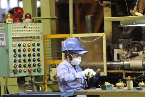 Produção industrial nacional tem queda de 0,3% em fevereiro