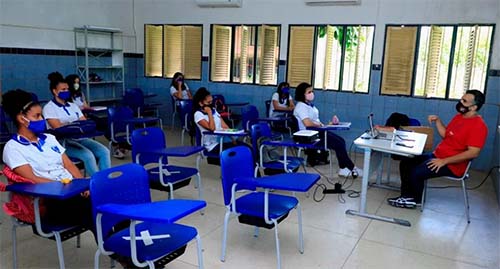 Deputados aprovam Plano de Cargos e Carreiras para professores da rede pública