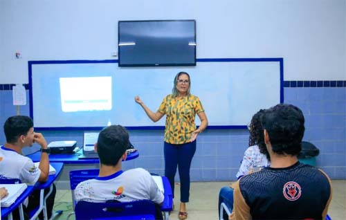 Educação convoca professores temporários, indígenas, auxiliares de sala e agentes educacionais