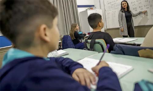 Pesquisa revela que docentes brasileiras dedicam um quinto do tempo de aula à manutenção da disciplina