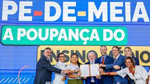 ES é o 1º estado a receber lançamento do programa Pé-de-meia; mais de 30 mil estudantes vão receber incentivo financeiro