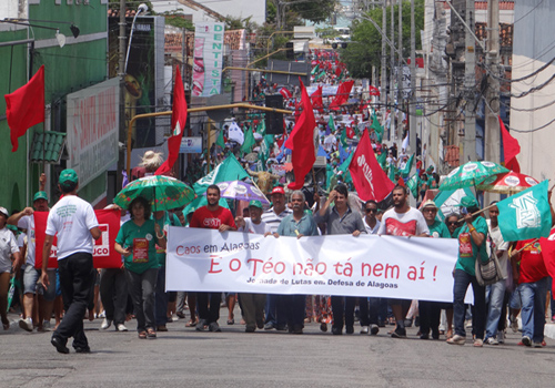 Alagoanos vão às ruas protestar contra o governo Teotonio Vilela Filho