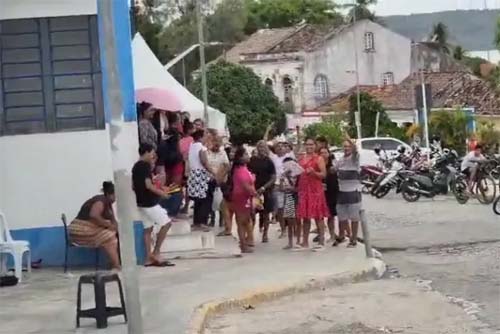 Pais se Mobilizam em Marechal Deodoro após Esforços por Vagas Insuficientes em Escola Pública