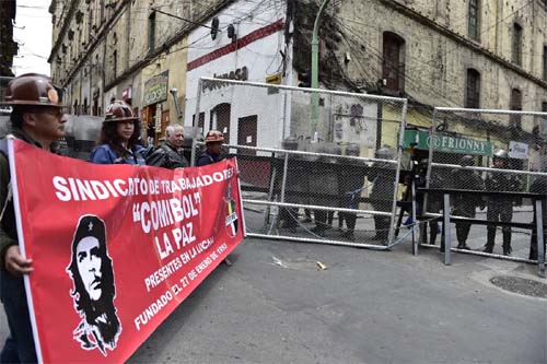 Crescimento das Manifestações na Bolívia contra Reforma nos Preços de Combustíveis e Privatizações