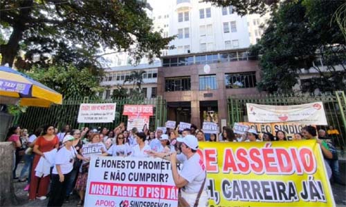Servidores da saúde protestam em massa contra medidas do Governo Federal