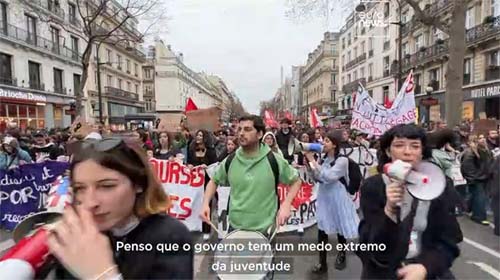 Jovens franceses mobilizam-se contra Emmanuel Macron