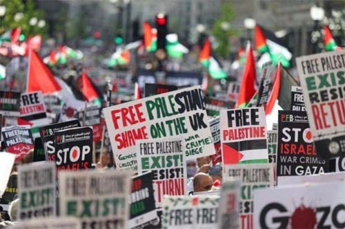Manifestação pró-palestinos reúne milhares no Reino Unido
