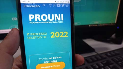 Prouni 2022 abrirá inscrições nesta 3ª feira; notas do Enem 2020 e 2021 serão aceitas