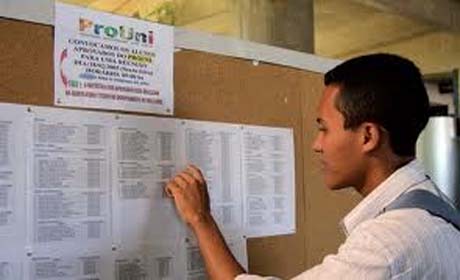 ProUni: terminam nesta 6ª inscrições para primeira edição de 2014