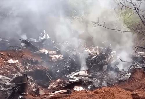 Avião com turistas estrangeiros cai no Quênia e mata 11 pessoas