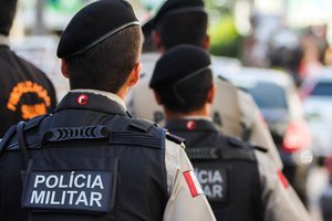 Adolescente atira no peito da irmã usando a arma do pai, policial militar