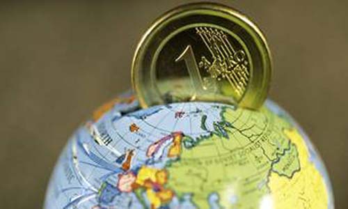 Mesmo mais fraco, real mantém valor frente ao euro
