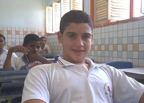 Filho de PM é assassinado com golpes de facão em Piaçabuçu