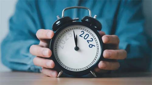 A Complexidade do Tempo: Entre Relatividade e Mistérios Quânticos