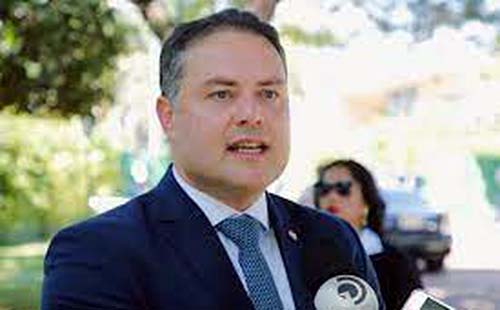 Renan Filho sanciona lei que estabelece piso salarial da enfermagem alagoana