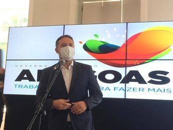 Governo de Alagoas confirma retorno das aulas em janeiro e diz que vai reavaliar funcionamento de bares