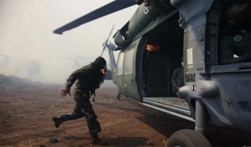 Fogo no Pantanal: bombeiros ficam cercados e são salvos por resgate aéreo