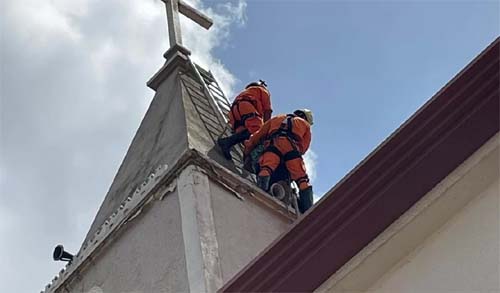 Homem é resgatado após cerca de 18 horas na torre de igreja em Arapiraca