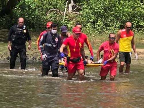 Mulher é resgatada de área de mangue após sofrer agressões físicas