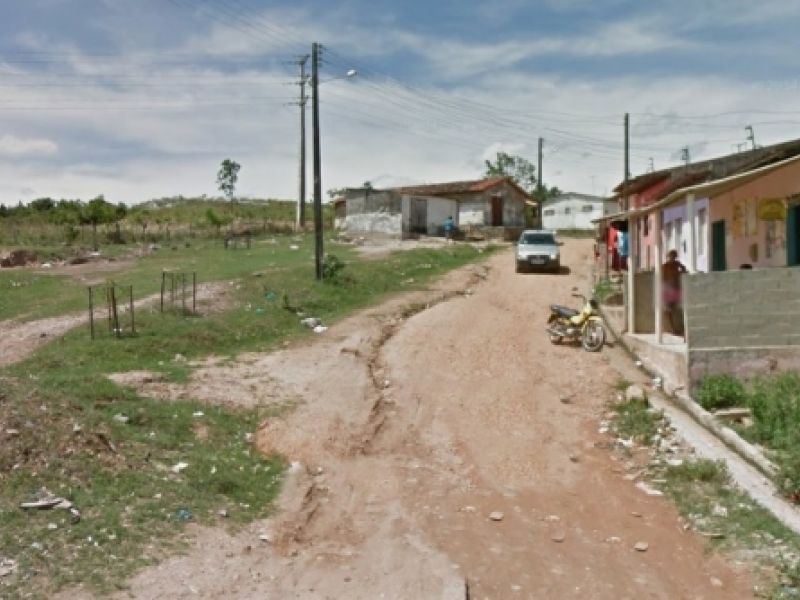 Residência é arrombada e tem quase 2 mil reais levados por assaltante no Matadouro, em Penedo