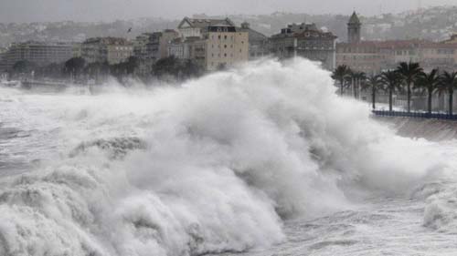 Nove pessoas morrem afogadas após ressaca nas marés da França