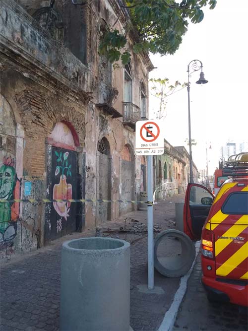 Estrutura de prédio antigo colapsa, ferindo três crianças na região do Jaraguá