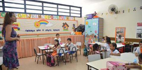 Brasil reduz desigualdade, mas ainda tem 2,5 milhões fora da escola