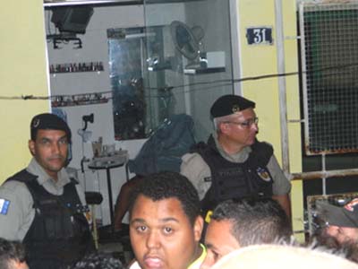 Mulher é morta a tiros na cabeça em salão de beleza de Arapiraca