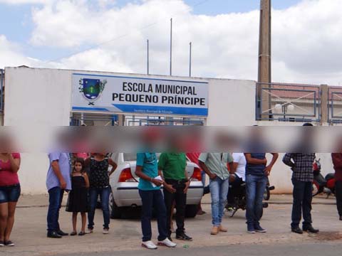 Quadrilha de menores assalta escola em residencial na cidade de Santana do Mundaú