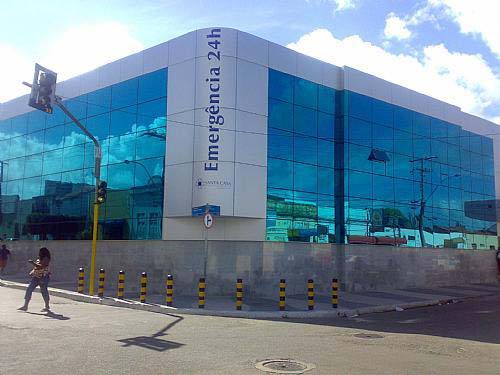 Lotação máxima: Santa Casa de Maceió fecha emergência para pacientes com Covid-19