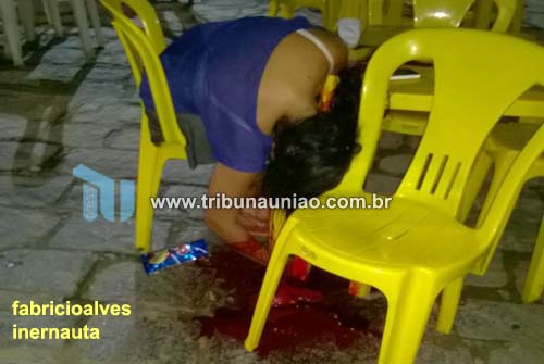 Funcionária do CRAS de Branquinha é assassinada com cinco tiros quando bebia em um bar daquela cidade