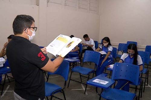 Saúde mental dos professores melhora após retorno presencial