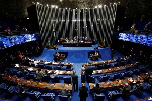 Senado aprova PEC que torna feminicídio crime inafiançável