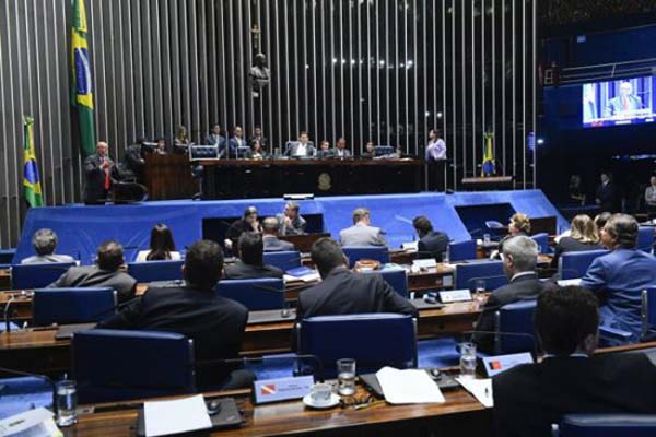 Reforma deve priorizar contratação pela CLT nos órgãos públicos, afirma estudo do Senado
