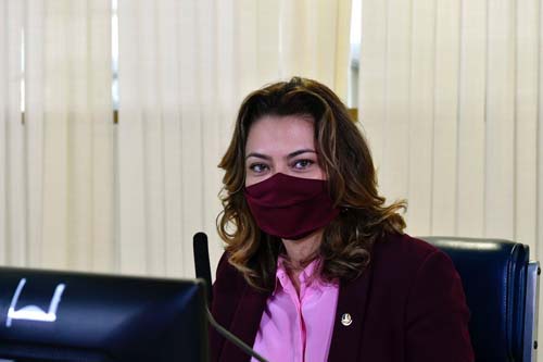 Outubro Rosa no Congresso terá audiências, exposições e campanhas solidárias  