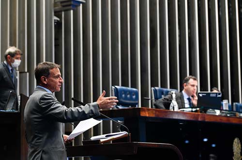 PEC Emergencial mantém mínimos para educação e saúde  