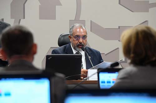 CDH realiza audiência pública para debater a PEC Paralela da Previdência  Fonte: Agência Senado