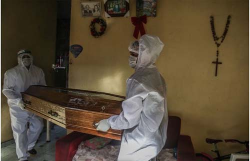 Pretos e pardos no Brasil estão morrendo mais de causas naturais durante pandemia