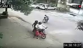 Dois homens em uma motocicleta sequestram criança na periferia de Branquinha