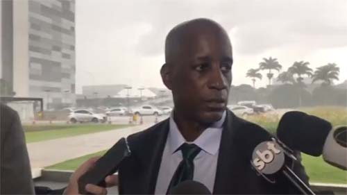 Dia da Consciência Negra 'propaga vitimismo', diz nomeado para Fundação Palmares após reunião com Bolsonaro