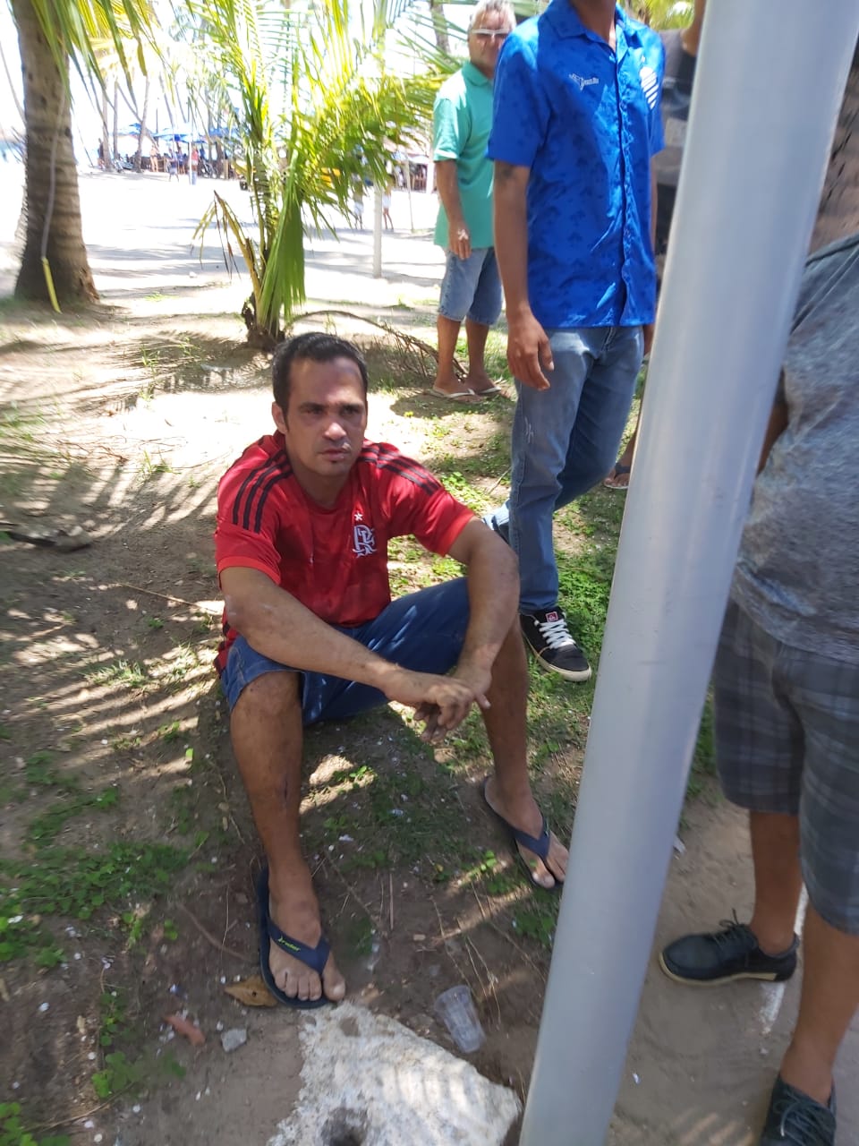 População detém homem que tentava roubar motocicleta