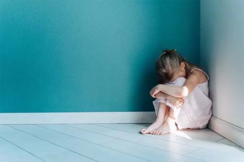 Fazer sexo perto de crianças é nocivo e pode ser considerado abuso