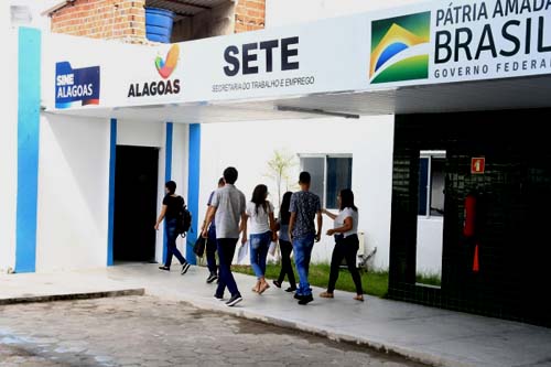 Sine oferece mais de 124 vagas de emprego para contratação imediata em Maceió