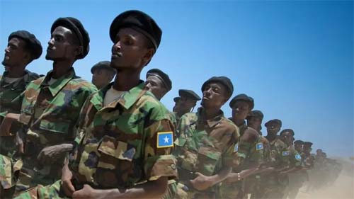 Terrorista infiltrado nas Forças Armadas mata militares estrangeiros na Somália