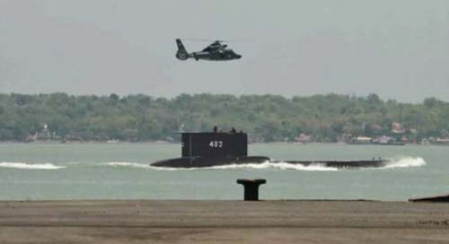 Submarino desaparecido na Indonésia tem oxigênio até sábado