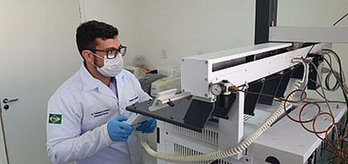 IC identifica etanol combustível em álcool gel apreendido e orienta sobre danos à saúde