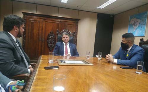 Ministro de Infraestrutura, Tarcísio de Freitas recebe título de Cidadão Honorário de Maceió