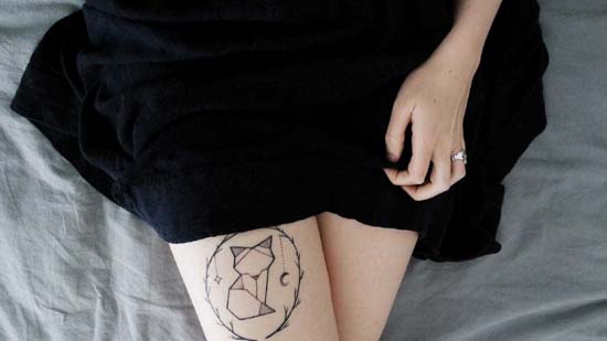 Tatuagens nas pernas podem dificultar o tratamento de varizes