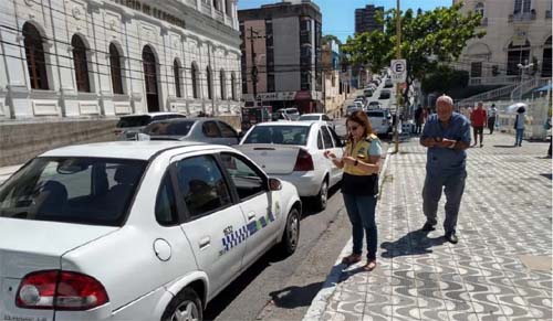 Rodoviários decidem manter greve