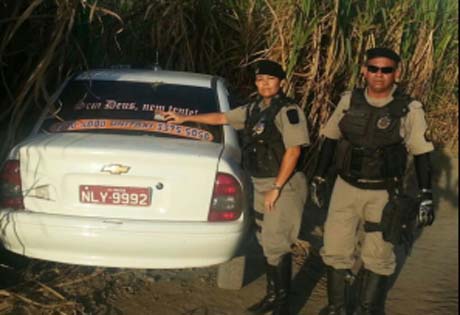 Taxista sequestrado é encontrado dentro de mala do carro pela polícia 